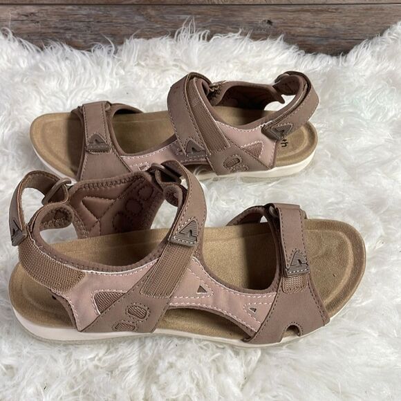 EARTH ORIGINS Womens Skylar Round Toe Lightweight Casual Flat Sandals Sz 9M Tan - Picture 1 of 14